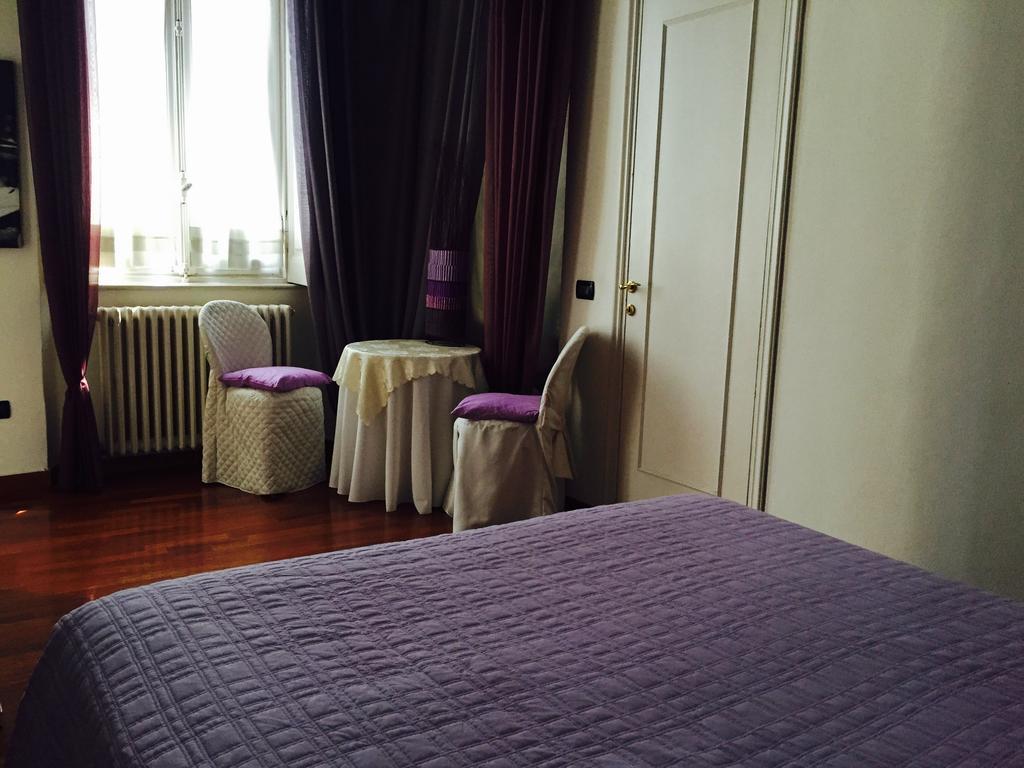 Bed and Breakfast Il Giardino Nascosto Busto Arsizio Zimmer foto